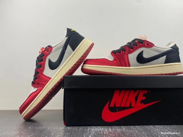 MaikeSneakers Jordan FN0432-017 1 Low Home OG x Trophy Air Room 0806